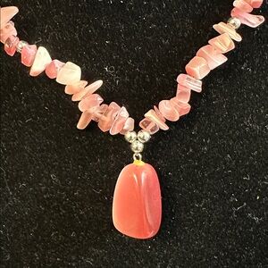 35A- Vintage Rose Polished Quartz 18” Rose chip necklace more pink in person.